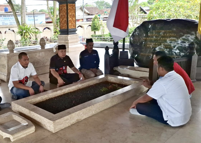 Momentum Ramadan, Merik Havit Napak Tilas ke Makam Bung Karno