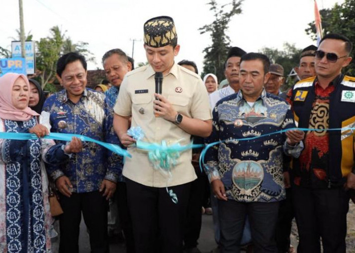 Resmikan Ruas Jalan di Kecamatan Tanjung Sari-Tanjung Bintang, Bupati Egi: Hasil Aspirasi dan Doa Masyarakat