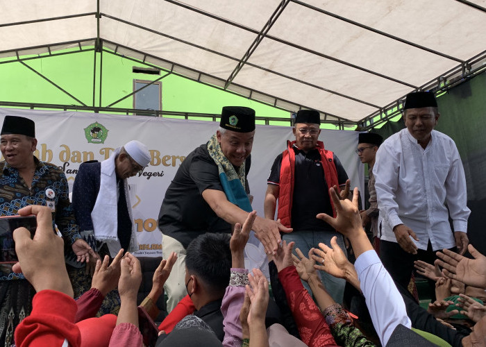 Capres Berebut Suara di Ujung Sumatera,Ganjar Temui Mantan Ketua PWNU Lampung 