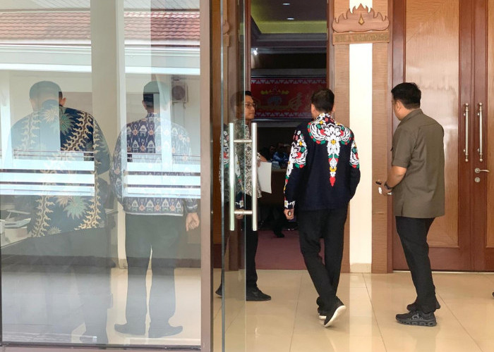 Kok Audiensi Perwakilan Kades Dengan Bupati Egi Berlangsung Tertutup?