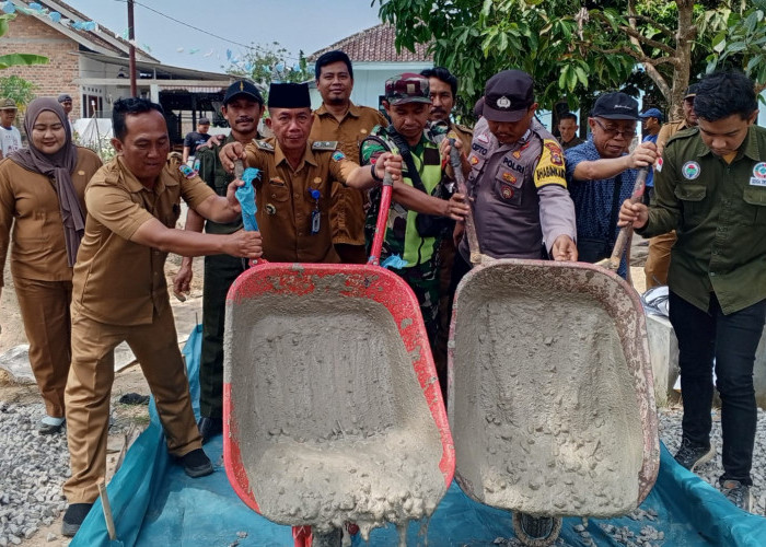 Gelontorkan Anggaran Rp99 Juta, Desa Muara Putih Bangun Jalan Sepanjang 240 Meter