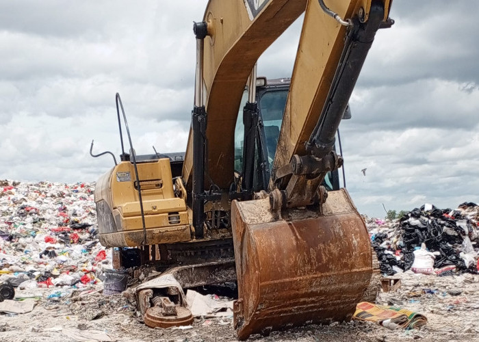 Alasan Operator Sakit, Alat Berat TPA Sampah Tidak Jalan Padahal Sudah Rusak Bertahun-tahun 