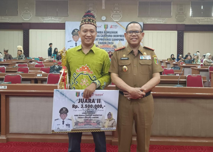 Anwar Risandi, Guru Asal Desa Kuripan Wakil SMA Negeri 2 Kalianda Raih Juara di Lomba Guru Bahasa Lampung