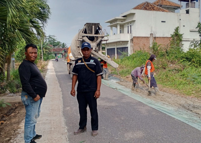 Sebelum Tahun Baru 2026, Perbaikan & Pelebaran Jalan di Desa Krawang Sari Dipastikan Rampung