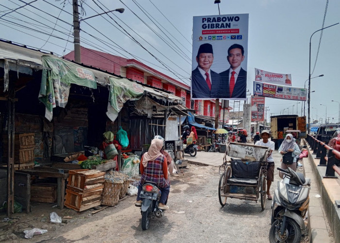 Jelang Kedatangan Gibran di Lampung, Baliho Besar Dipasang di Pasar Natar 