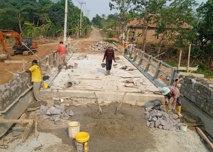 Sempat Tewaskan Pasutri, Kini Jembatan Penghubung di Desa Rulung Sari Rampung Dikerjakan