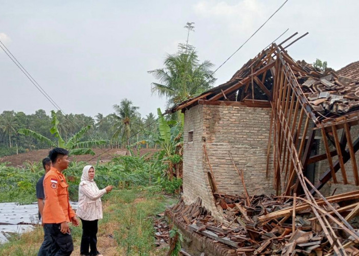 Puting Beliung 20 Rumah Warga Tanjung Sari