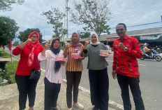 Bagi-bagi Tumpeng di HUT Partai ke-53, Lesty: Wujud Nyata Solidaritas PDI Perjuangan Terhadap Masyarakat