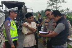 Mobil Bus Tujuan Kecamatan Kasus Way Kanan Terbakar di Kilometer 93+600 Jalan Tol Trans Sumatera Natar 