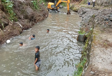 Normalisasi Sungai Way Kuyung: Pembersihan Lingkungan, Minimalisir Banjir, dan Tradisi Pemandian