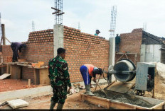 Babinsa Koramil 421-09/Tanjungbintang Awasi Pembangunan Koperasi Merah Putih