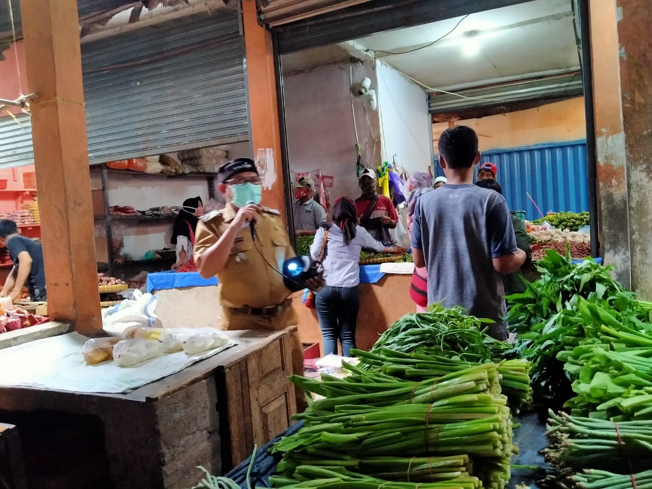 Pengunjung dan Pedagang Disuluh Tentang Covid19