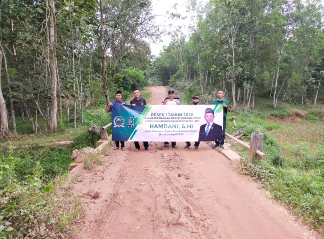 Jalan Tak Tersentuh Perbaikan, Warga Merasa Dianak Tirikan