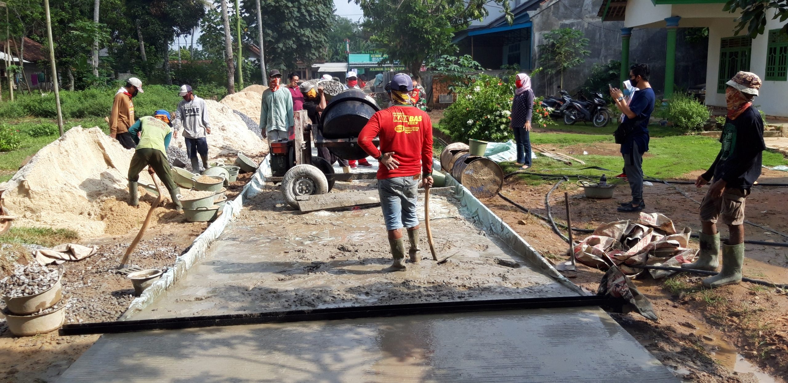 Realisasikan DD, Sukadamai Bangun Jalan Beton