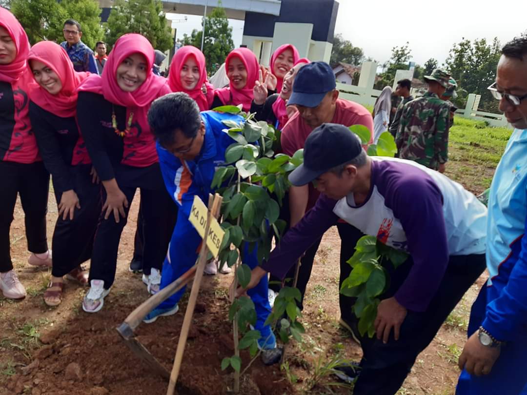 Dinas Kesehatan Fasilitasi Program “Pesawaran Go Green 2020”