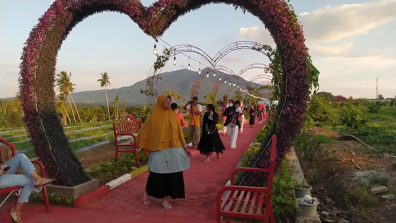 Kebun Edukasi Diserbu Warga