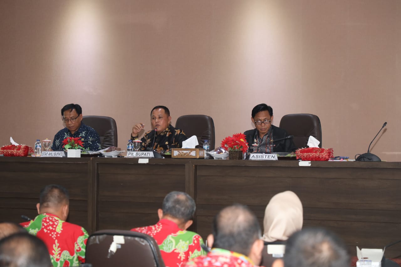 Peringati Hari Ibu, Desa Banding Gelar Karnaval dan Lomba Tumpeng