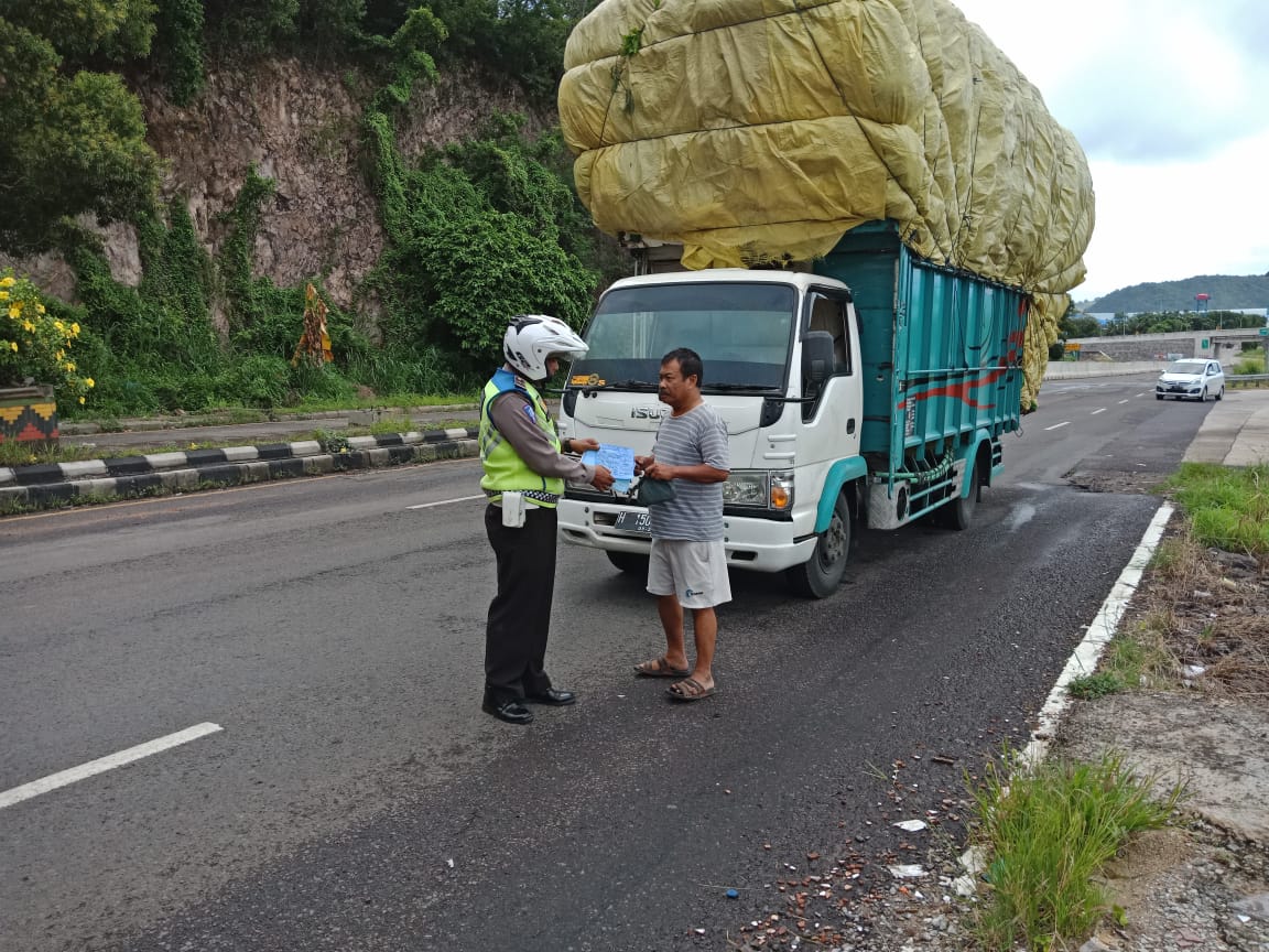 Warga Keluhkan Kandang Ternak Ayam Broiler