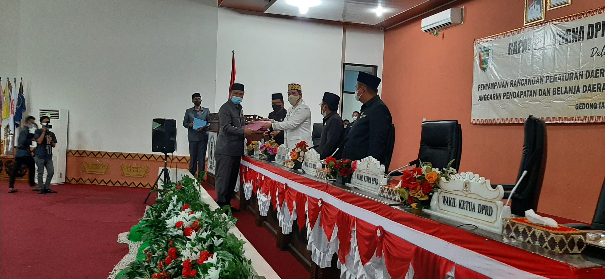 DPRD Pesawaran Rapat Paripurna Penyampaikan Ranperda Pertanggungjawaban APBD 2020