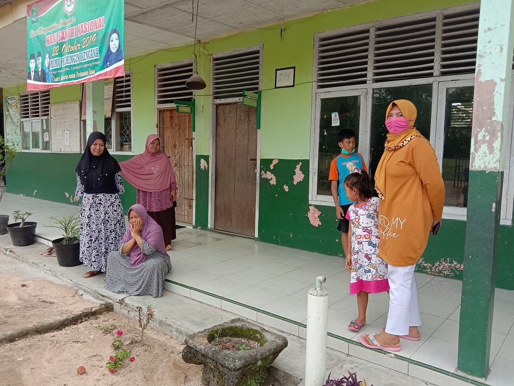 Kelompok Tani Sukamukti Terima Bantuan Sapi