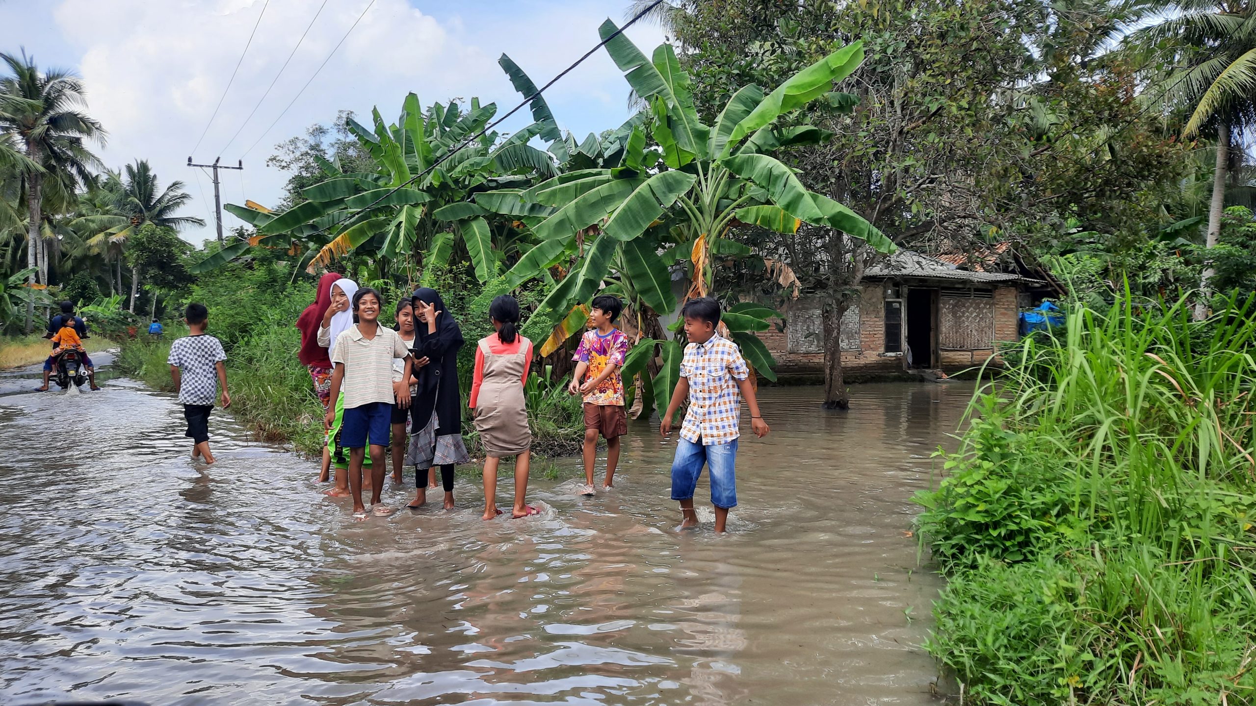 Way Sekampung Meluap