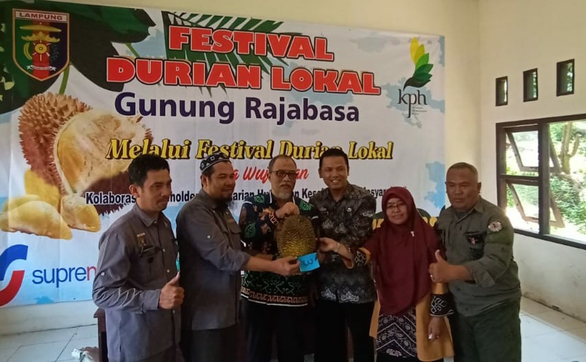 KTH Hijau Lestari Salurkan Bibit Bakau Gratis