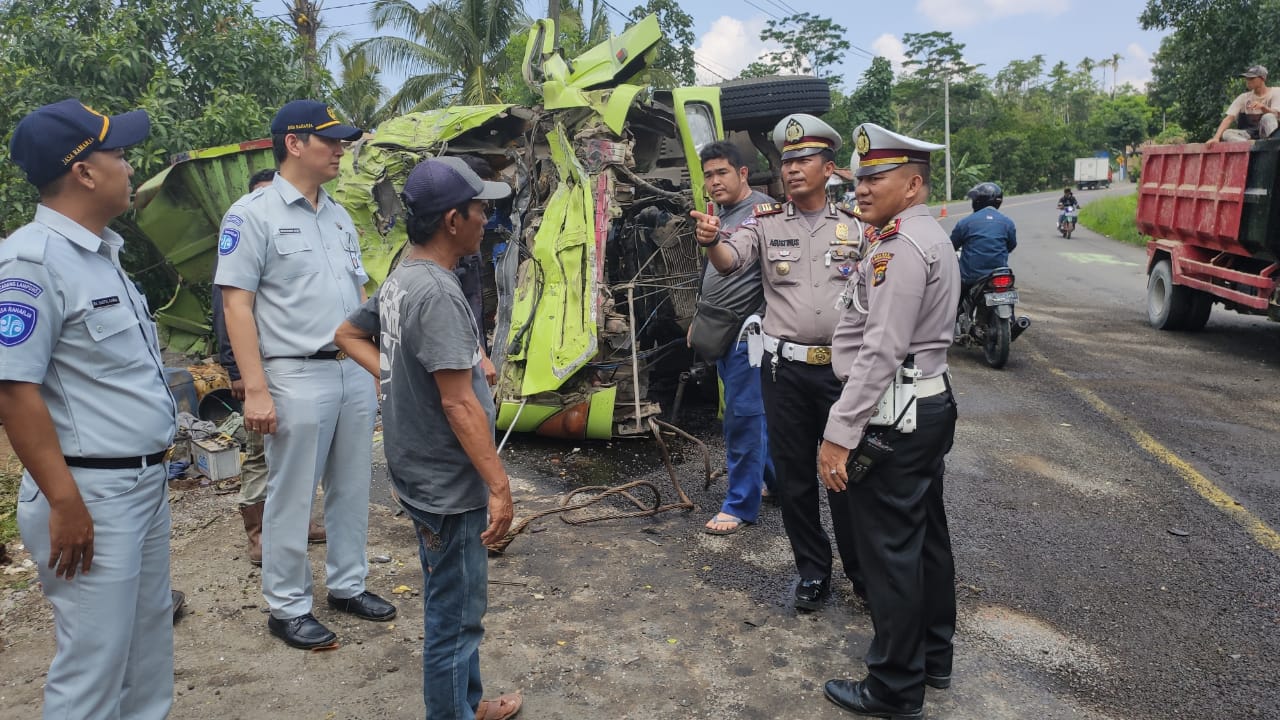 Akses Kualajaya Masih Tergenang Banjir