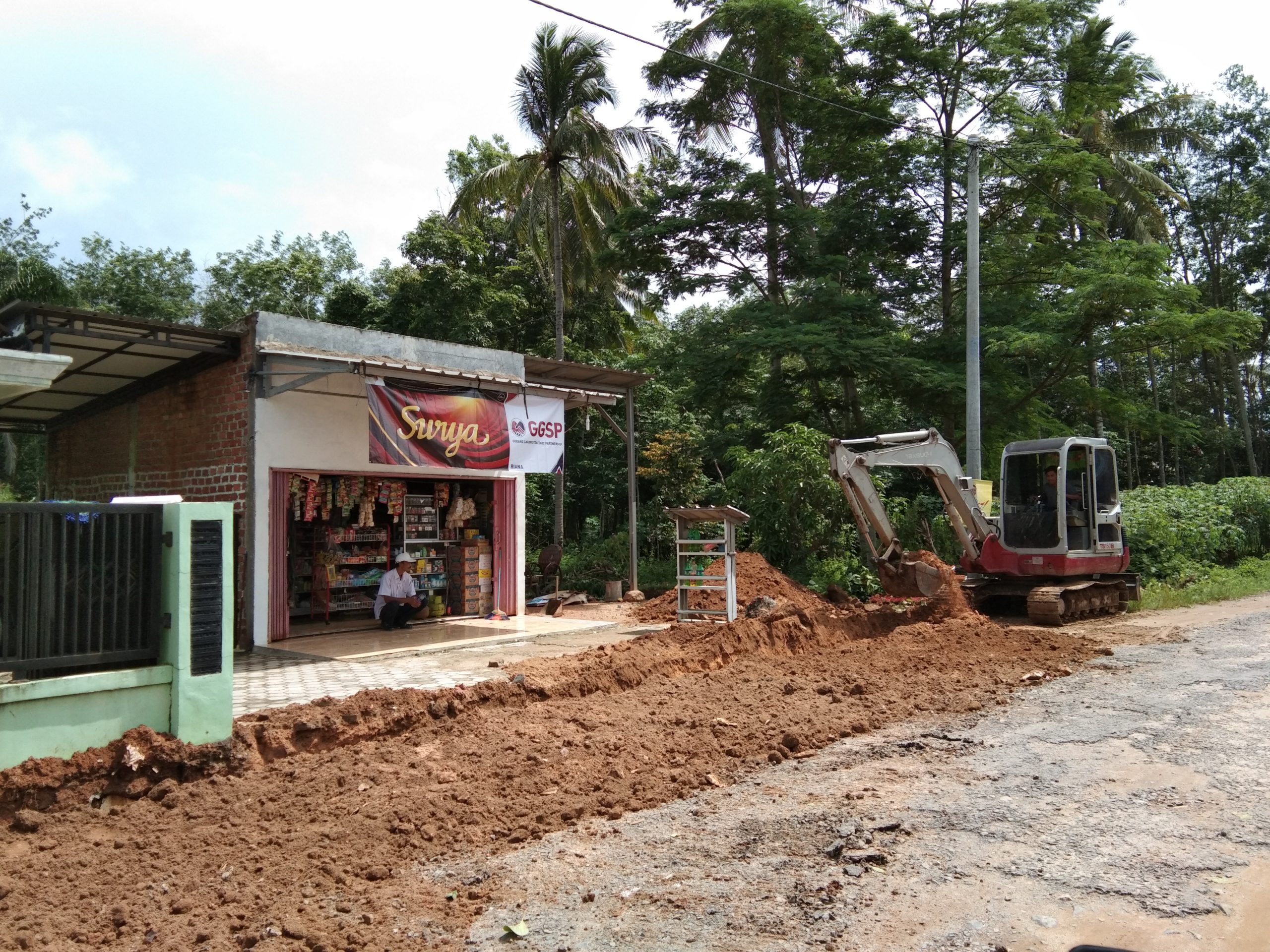 Dibuatkan Drainase Sebelum Jalan Diperbaiki