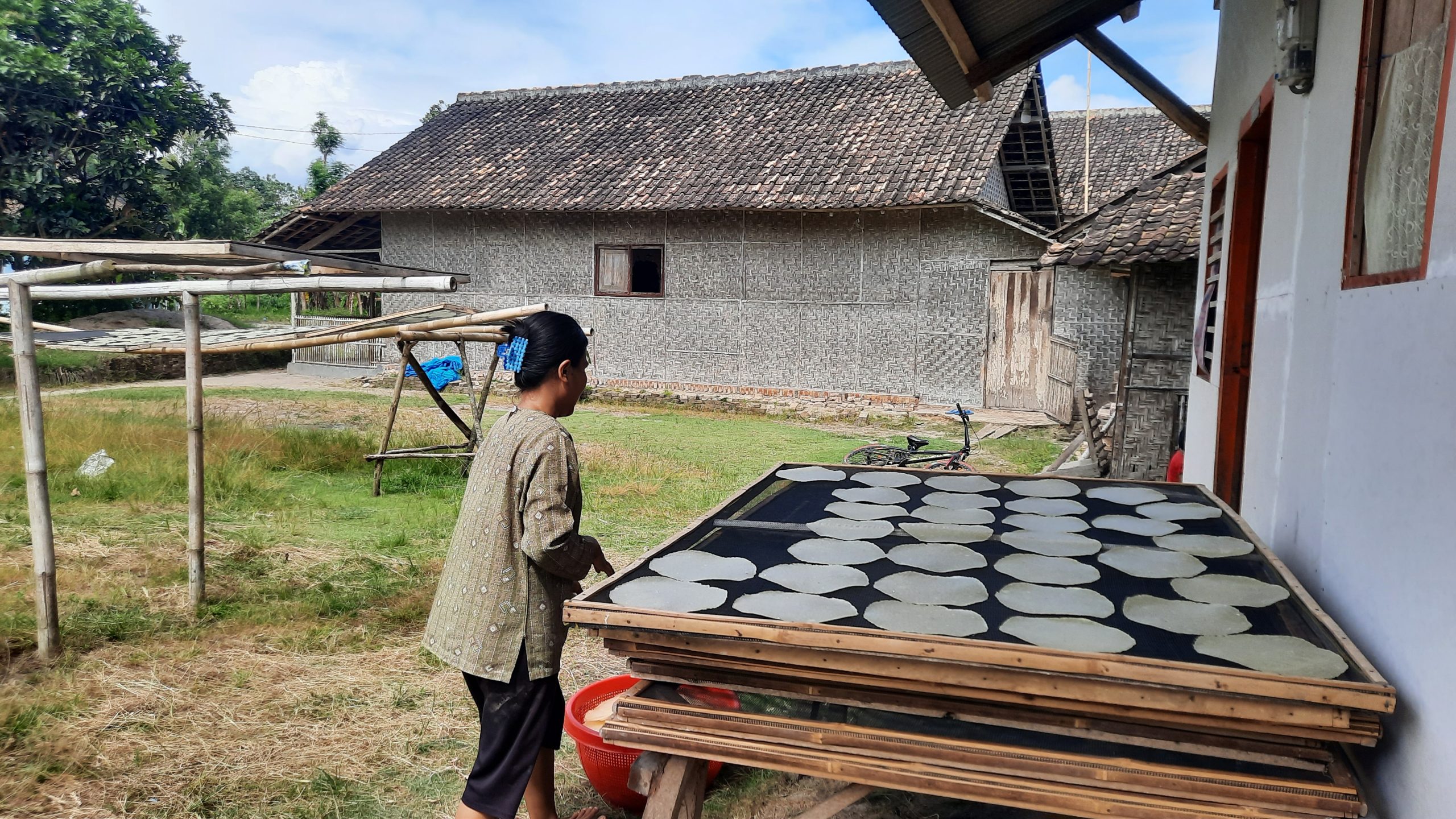 Pengrajin Opak Terpuruk Pandemi