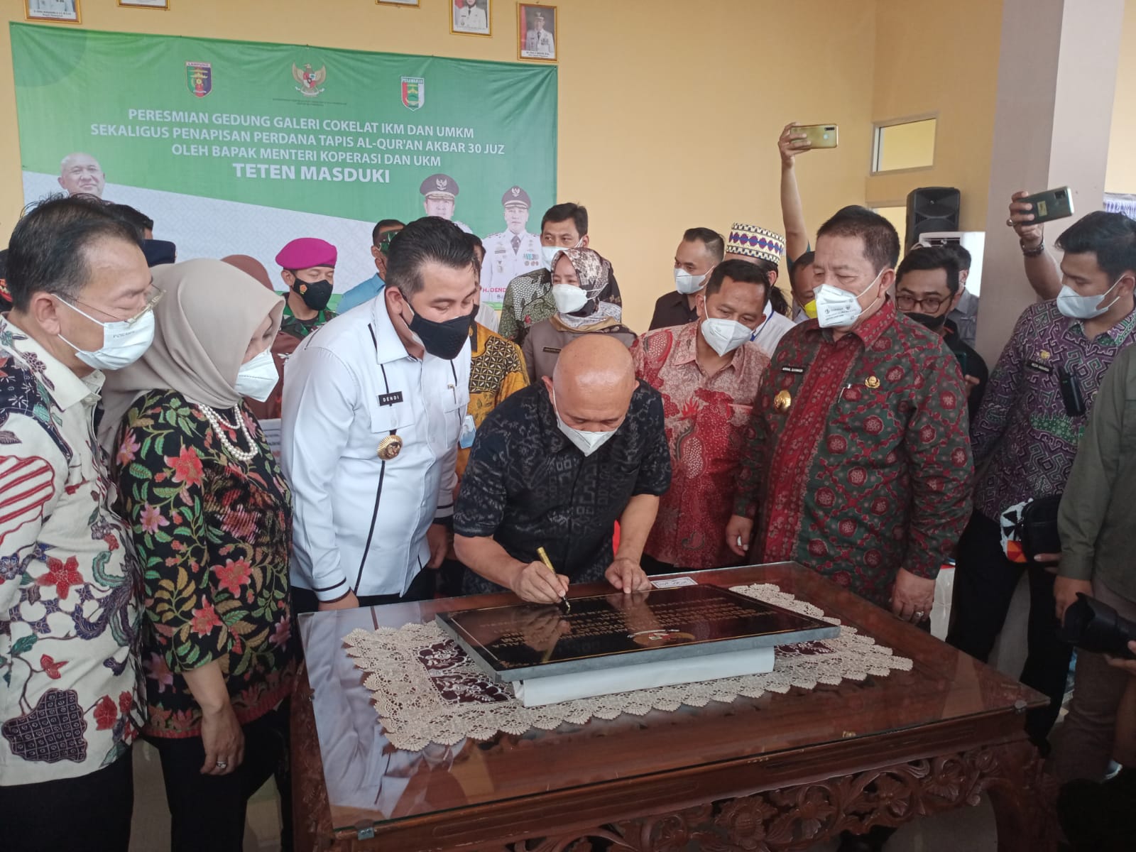 Menteri Koperasi dan UKM Resmikan Gedung Galeri Coklat Pesawaran