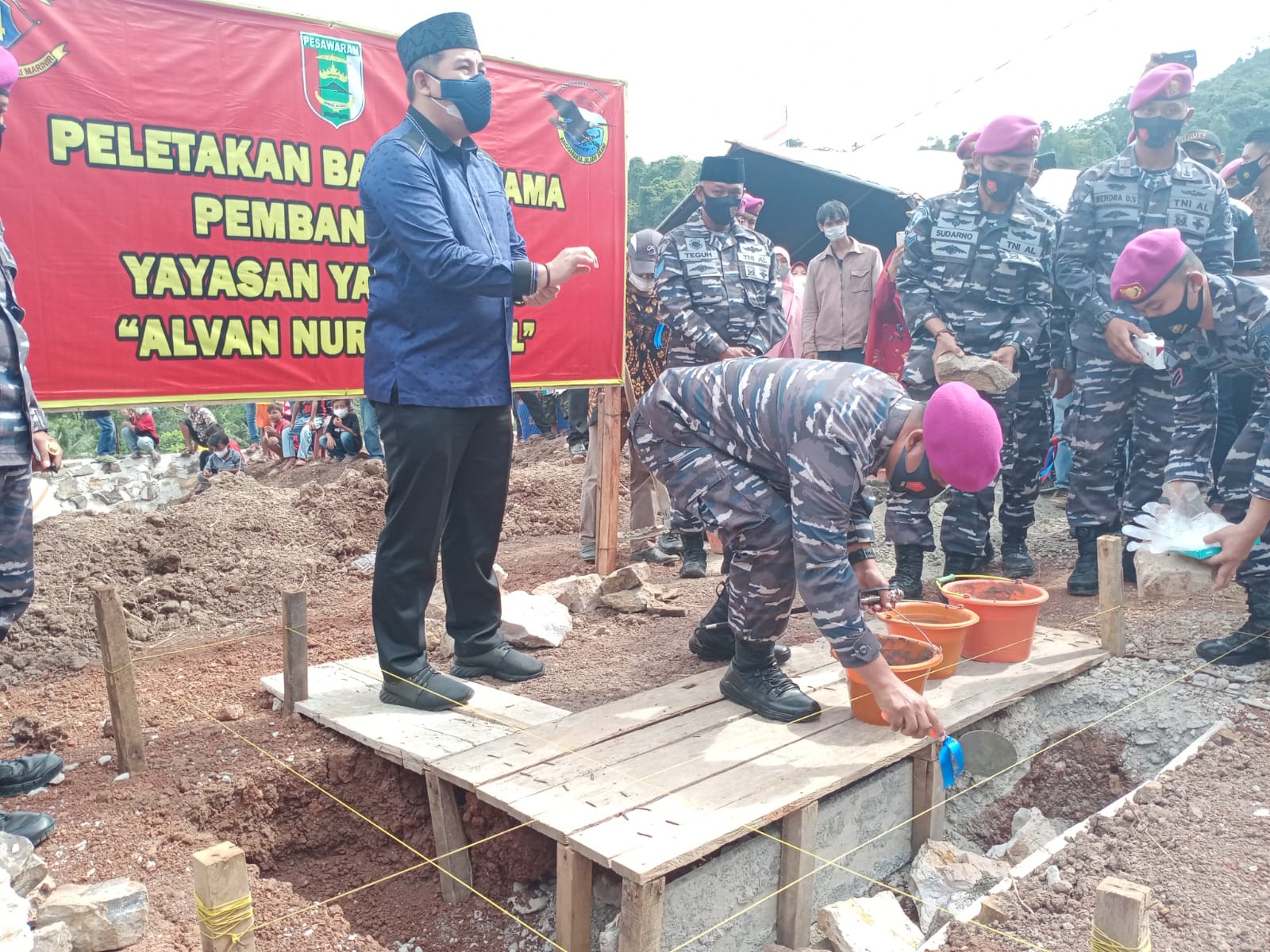 Danbrigif-4 Mar/BS dan Bupati Pesawaran Letakan Batu Pertama Pembangunan Yayasan Yatim Piatu Alvan Nur Al Jaba