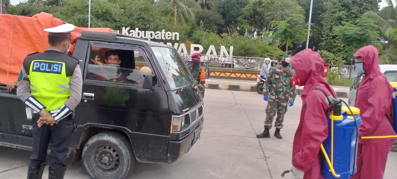 Personel Gabungan Razia Pengendara Tidak Pakai Masker