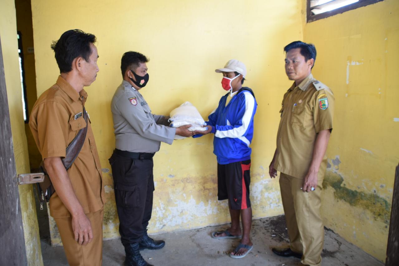 Polres Pesawaran Salurkan Bantuan 10 Ton Beras