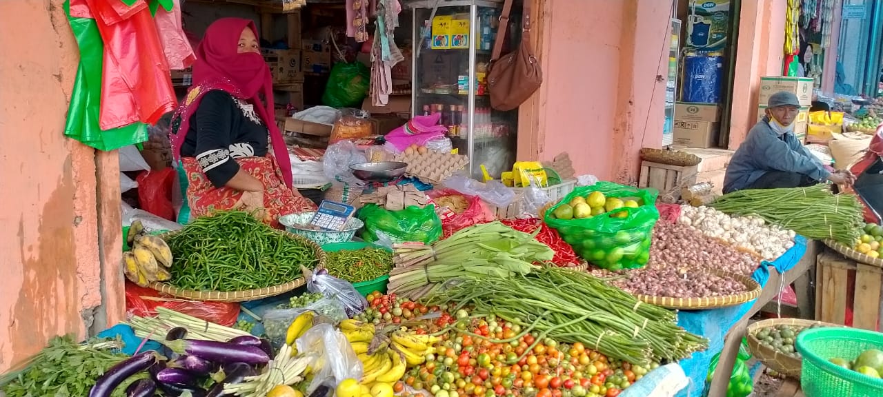 Harga Cabai Masih Masih Pedas