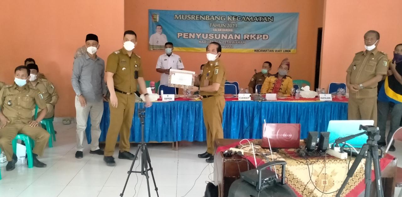 Syukur Saliyak Beberkan Visi Misi dan Realisasi Pembangunan Kecamatan Way Lima