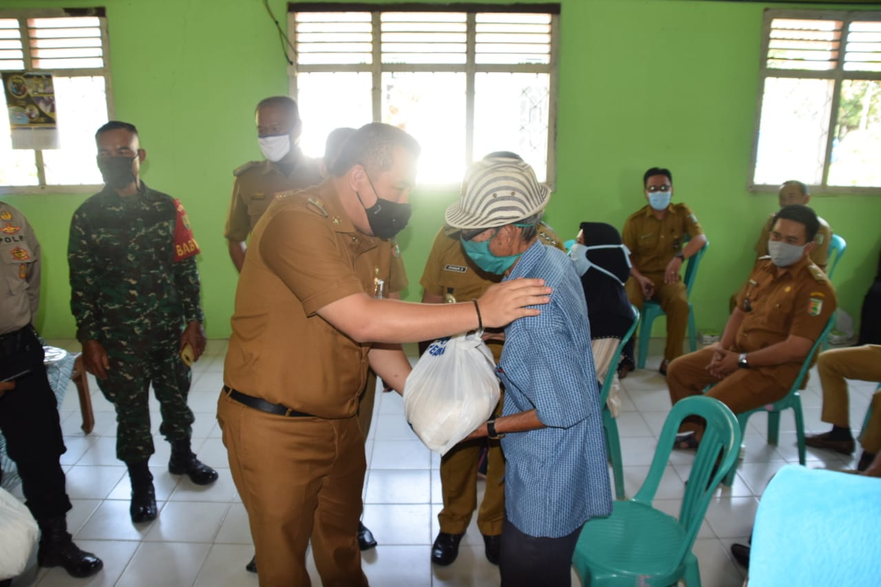 Pemkab Pesawaran Distribusikan Bantuan Bahan Pangan