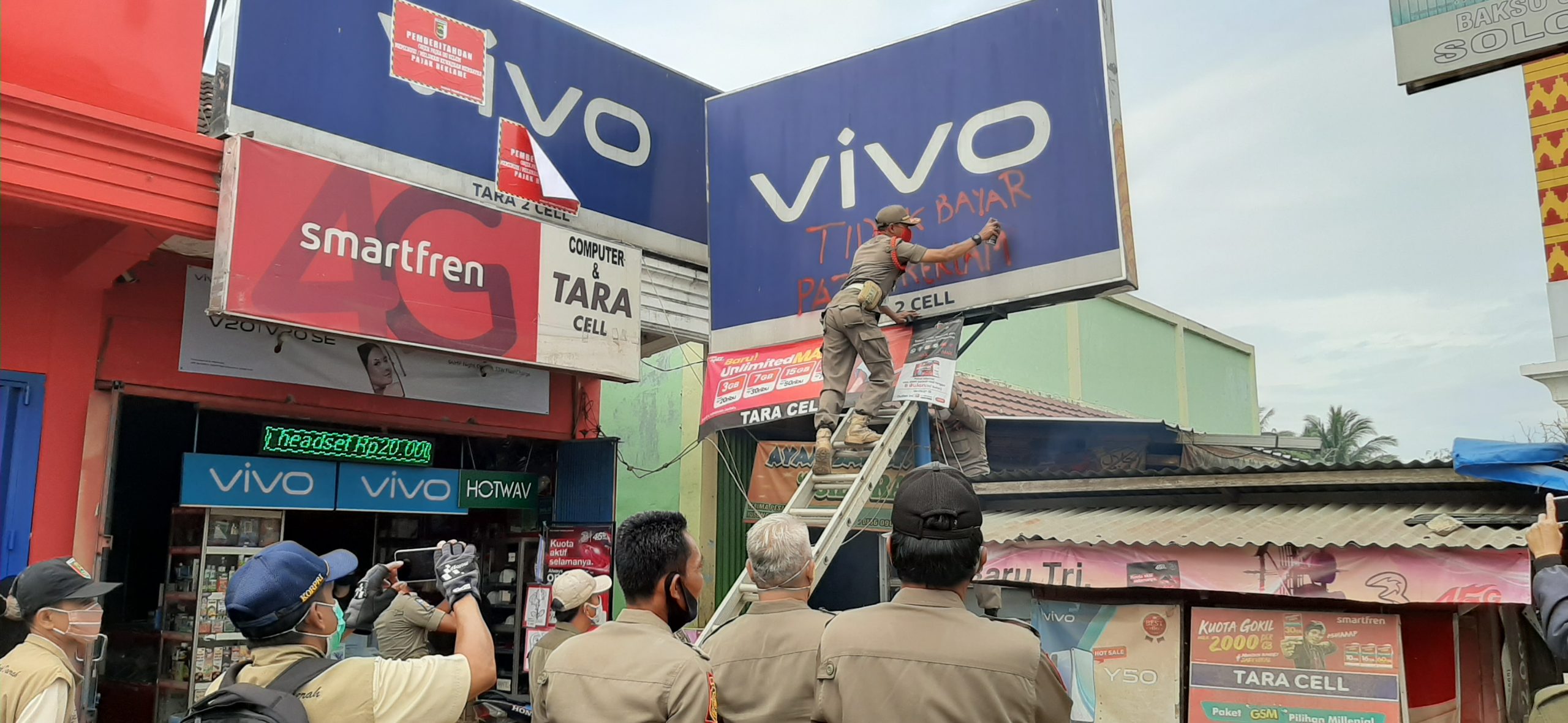 Bapenda dan Pol PP Tertibkan Obyek Pajak