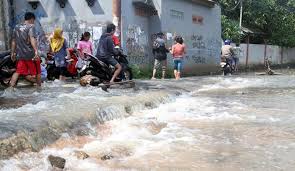 Luapan Sekampung Kepung  Rumah Warga