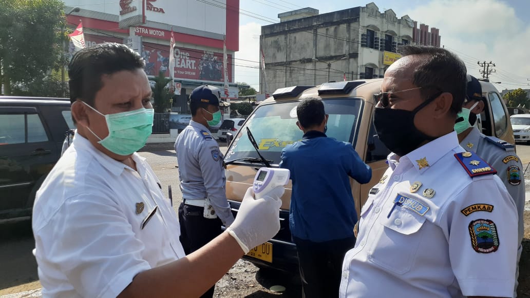 Cegah Korona, Dishub Lamsel Sterilisasi Angkutan Umum di Natar