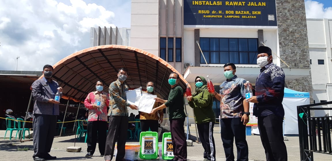 Fraksi PKS Serahkan APD Buat Tenaga Medis Bob Bazar