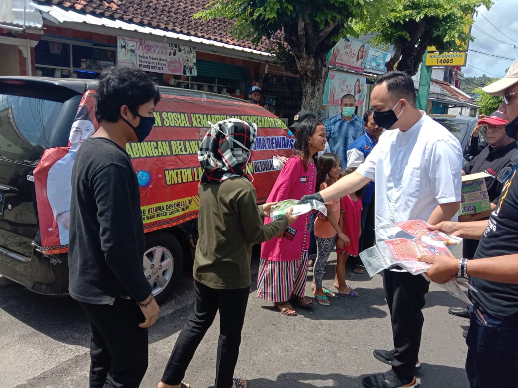 Pandu Kesuma Dewangsa Bagikan Masker, Vitamin dan Desinfektan