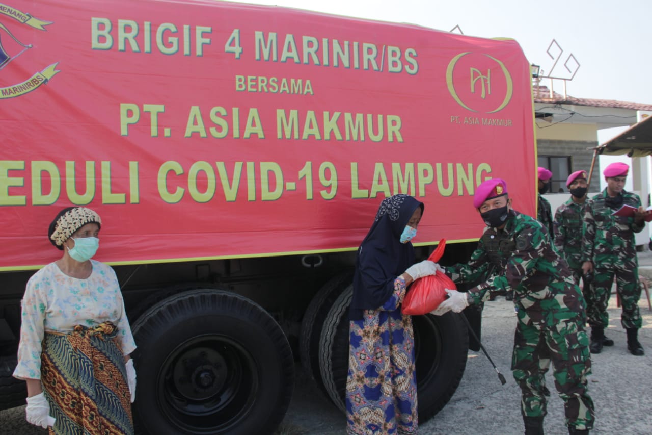 Peduli Covid-19, Batalyon Infanteri 7 Marinir Brigif 4 Mar/BS Bagikan 3 Ribu Paket Sembako