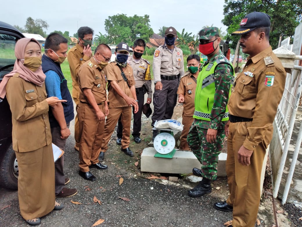 3.538 Kepala Keluarga di Tegineneng Terima Bantuan Beras