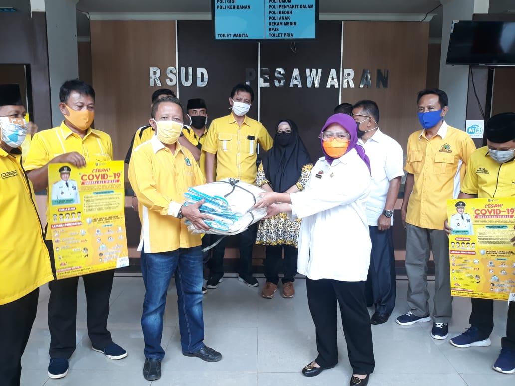 DPD II Golkar Pesawaran Beri Bantuan APD