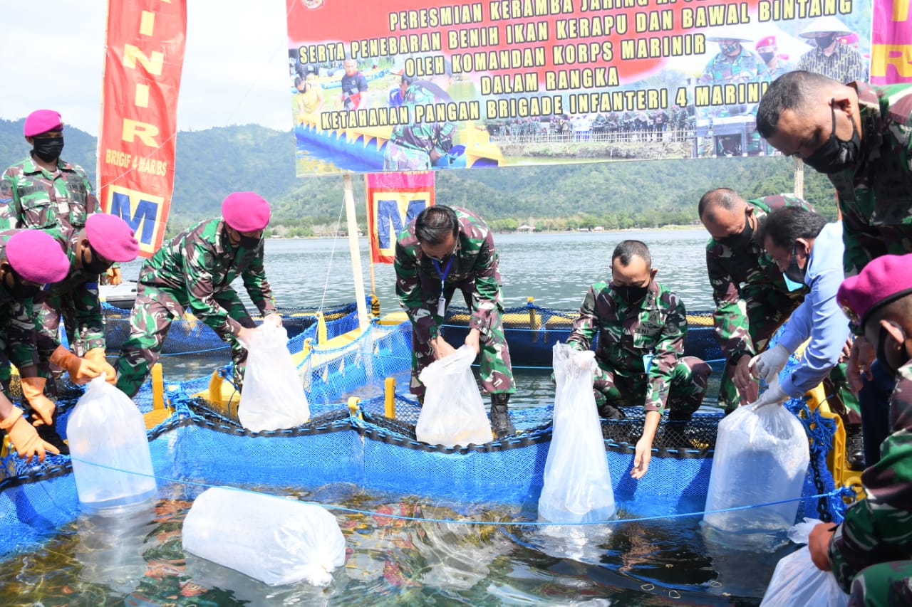 Dankormar Resmikan Keramba Jaring Apung Brigif-4 Marinir/BS