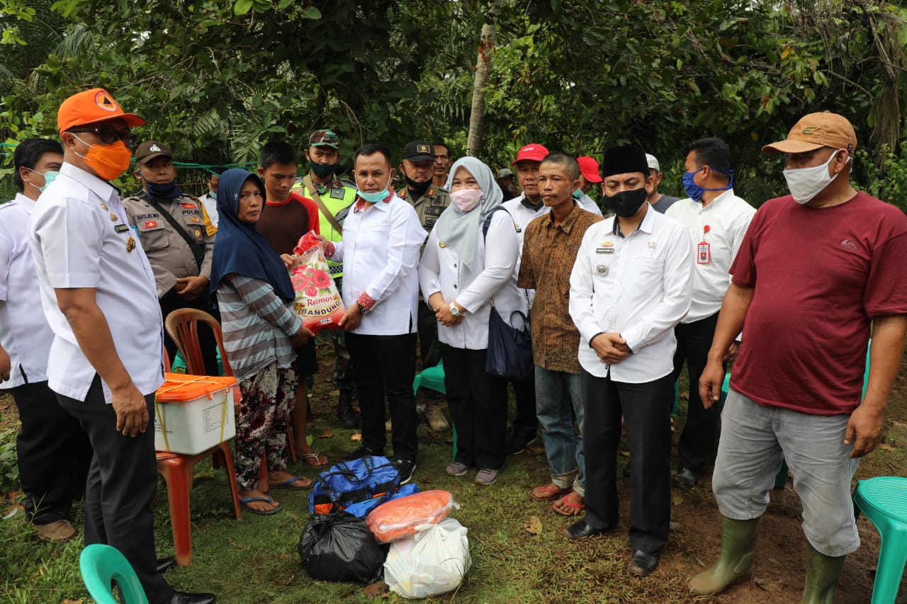 Hujan Deras, Rumah Warga di Sidomulyo Roboh