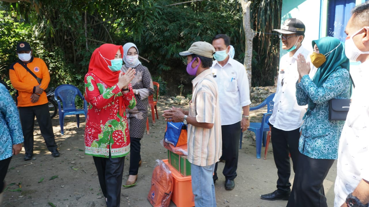 Gerak Cepat, Winarni Bantu Korban Pohon Tumbang