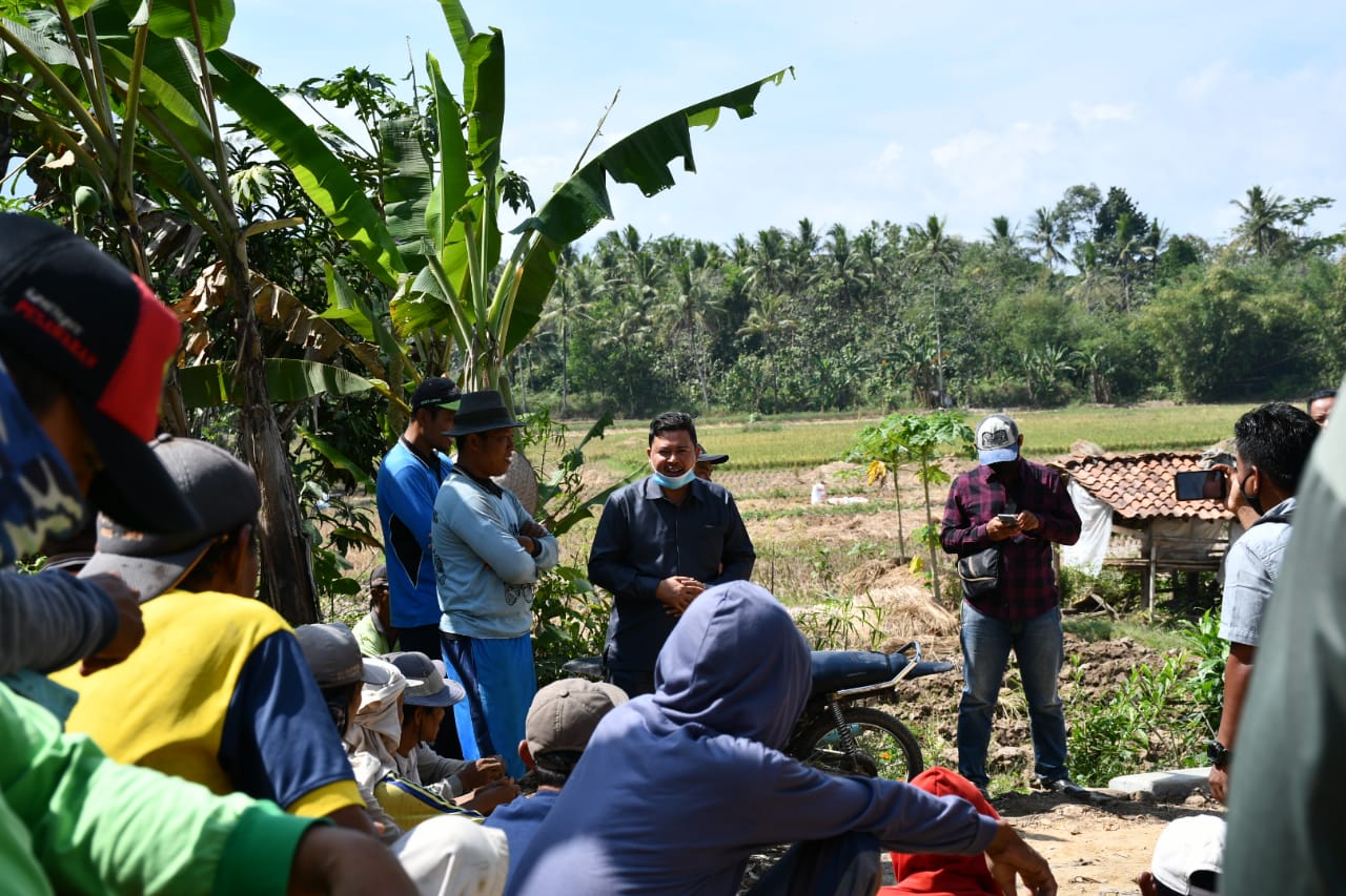 M Nasir Silaturahmi dan Lihat Langsung Kondisi Petani Sindang Garut