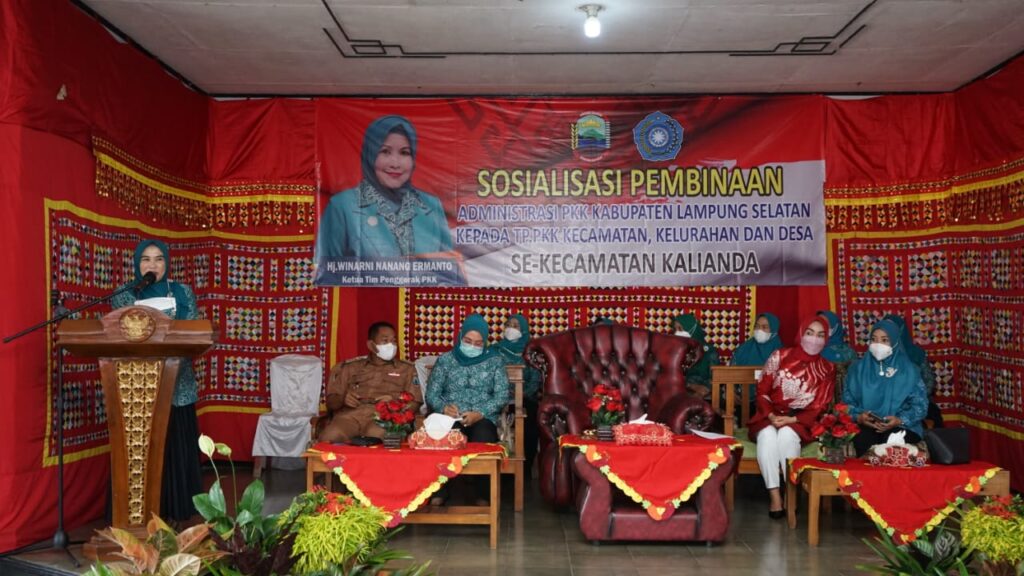 Bunda Winarni Buka Sosialisasi Pembinaan PKK