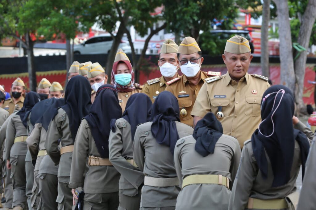 Setelah Apel Langsung Bermaaf-Maafan